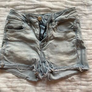 High rise shortie American Eagle light wash